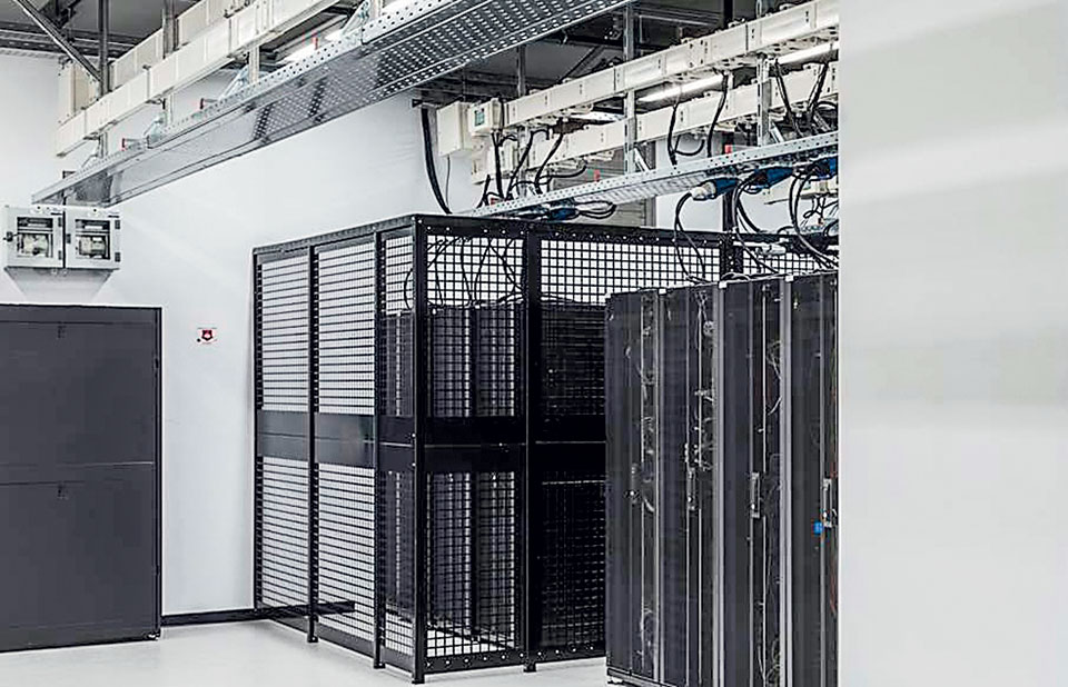 Στροφή σε data centers, logistics, εξυπηρετούμενα διαμερίσματα-1