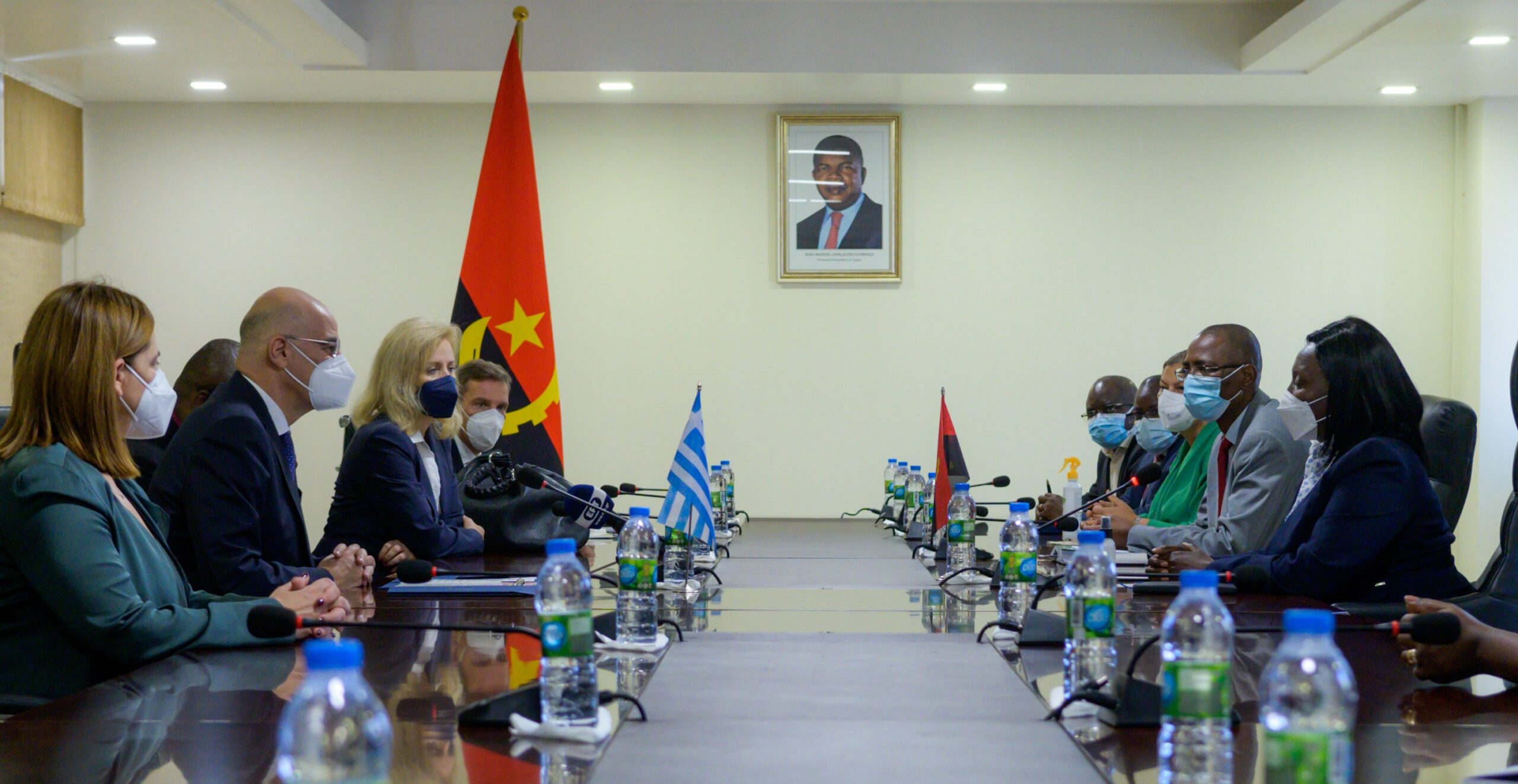 διπλωματία-εμβολίων-και-ανοίγματα-απ-561664618