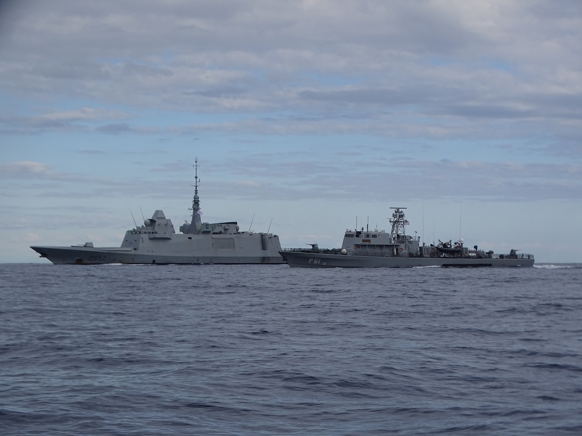 Η γαλλική φρεγάτα «Provence» στο λιμάνι του Πειραιά (εικόνες)-2