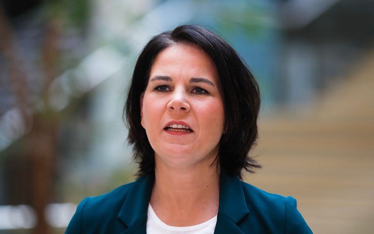 α-μπέρμποκ-βάπτισμα-του-πυρός-με-ειδικ-561673372