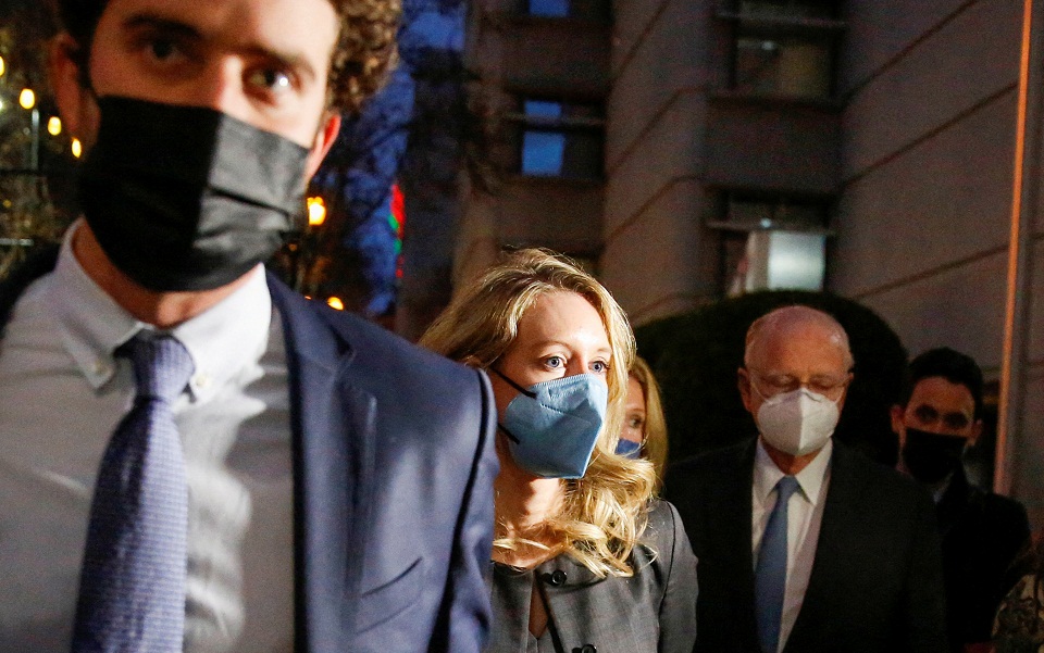 silicon-valley-ένοχη-για-απάτη-η-ιδρύτρια-της-πολύ-561655264