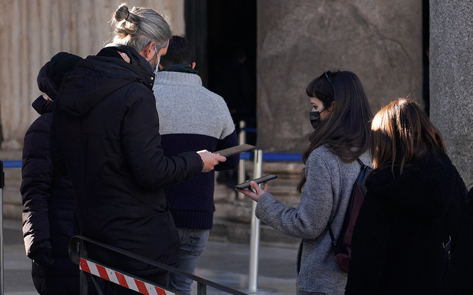 ιταλία-ανοιχτά-τα-σχολεία-αλλά-ανοιχτ-561662398