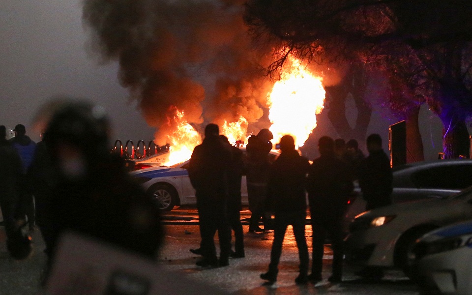 Καζαχστάν: Η άνοδος των τιμών των καυσίμων έριξε την κυβέρνηση-1