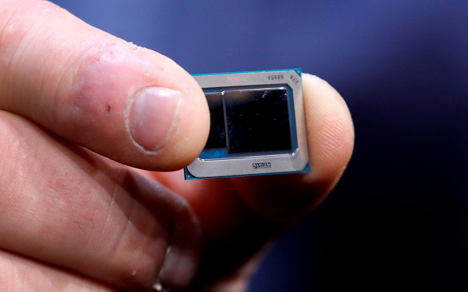 Ούτε Κίνα, ούτε Ινδία: Η Intel στρέφεται στις εγχώριες επενδύσεις για κατασκευή μικροτσίπ-1