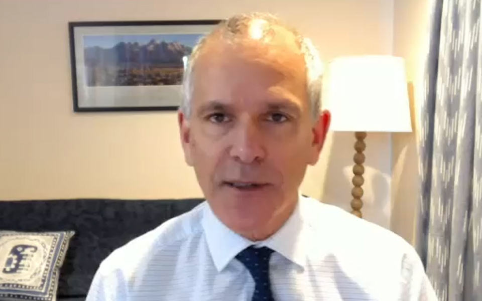 μην-κοιτάζετε-κρούσματα-αλλά-νοσηλε-561661648