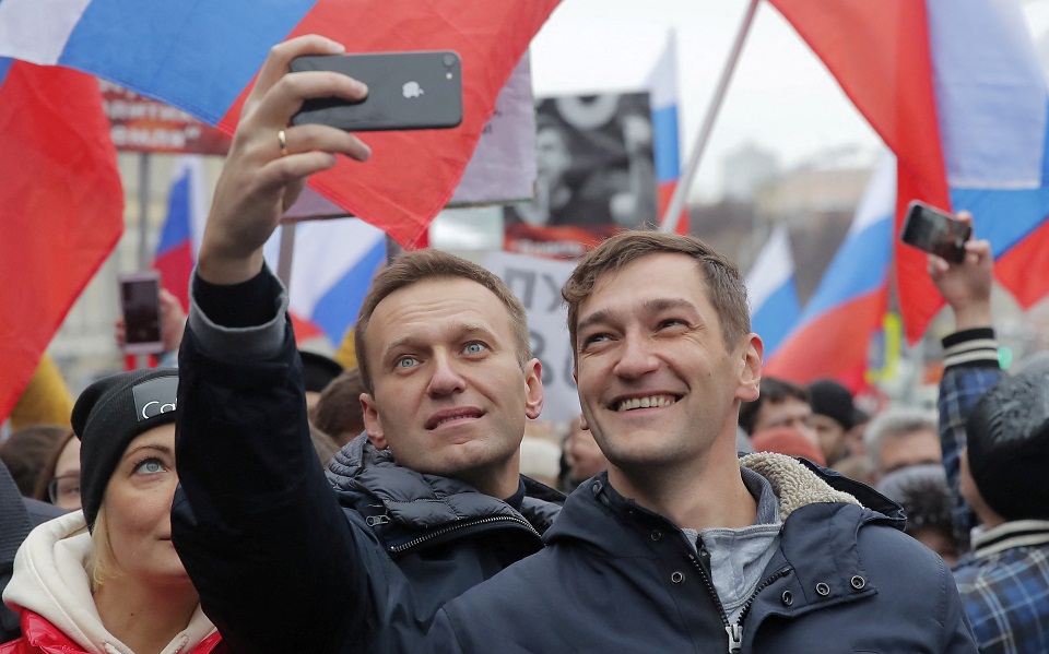 ρωσία-καταζητούμενος-πλέον-και-ο-αδελ-561687394