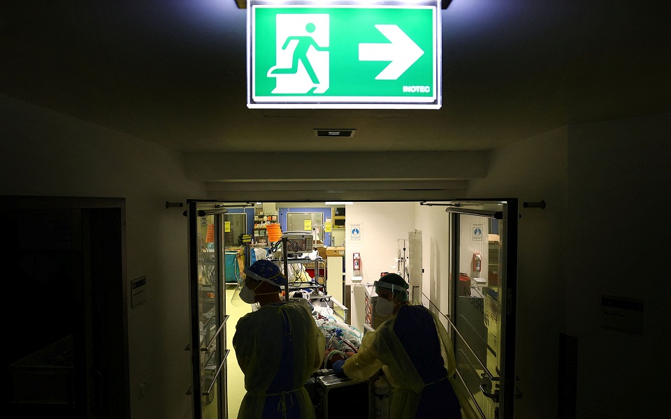 κορωνοϊός-33-716-νέα-κρούσματα-70-θάνατοι-639-δ-561658561