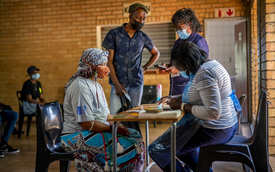 κορωνοϊός-η-μετάλλαξη-όμικρον-προκαλ-561663877