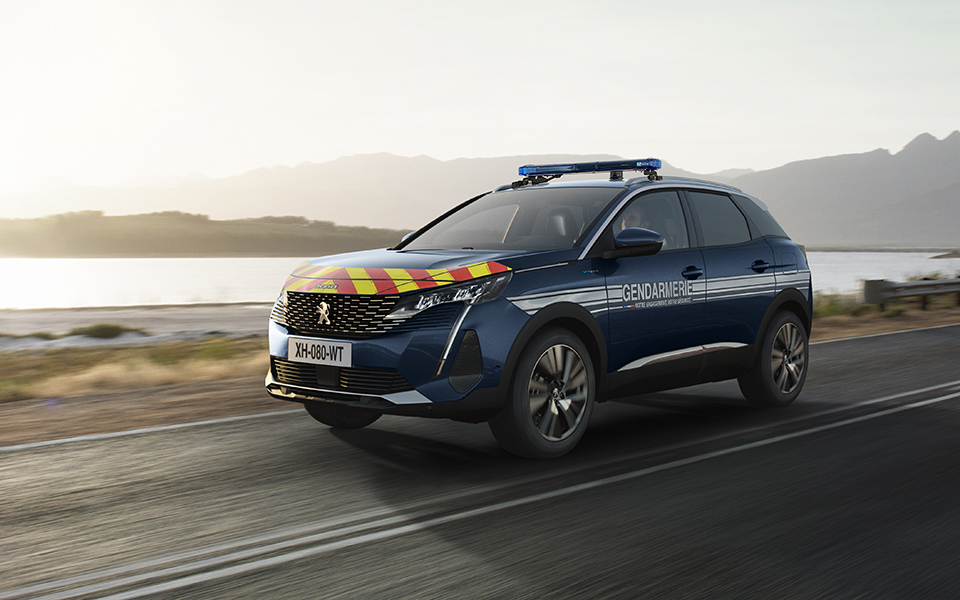η-γαλλική-χωροφυλακή-με-peugeot-3008-hybrid-225-561694450