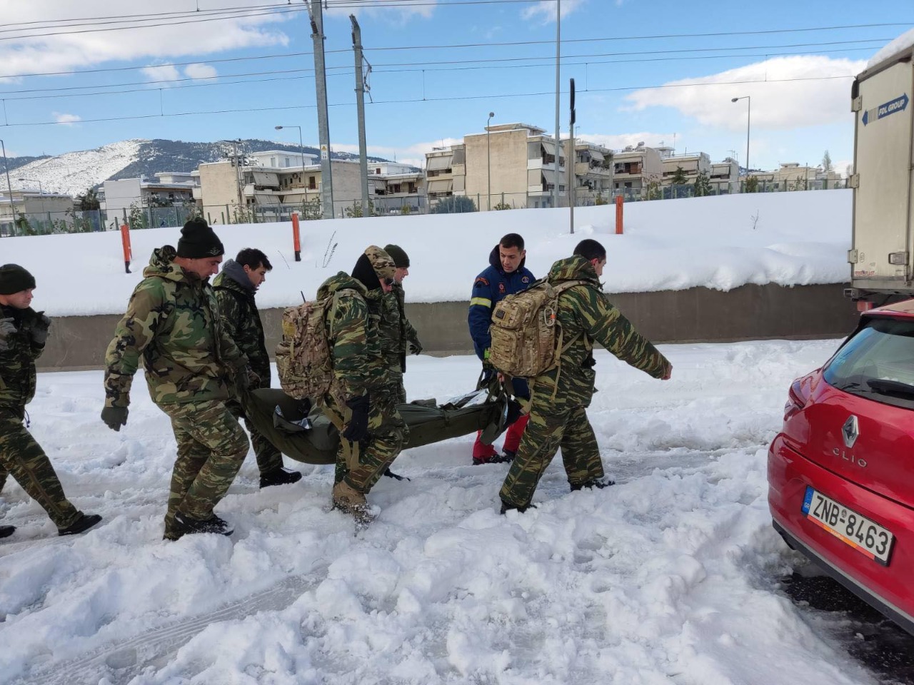 Κακοκαιρία Ελπίδα: Οι δραματικές ώρες στην Αττική Οδό και η συνδρομή του Στρατού (φωτό – βίντεο)-1