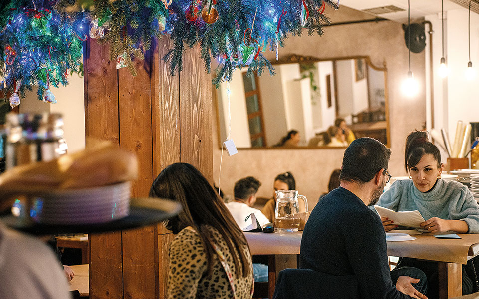 Πού βγαίνουμε μετά το θέατρο;-6