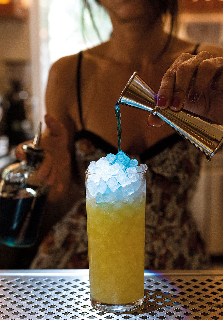 Πού βγαίνουμε μετά το θέατρο;-11