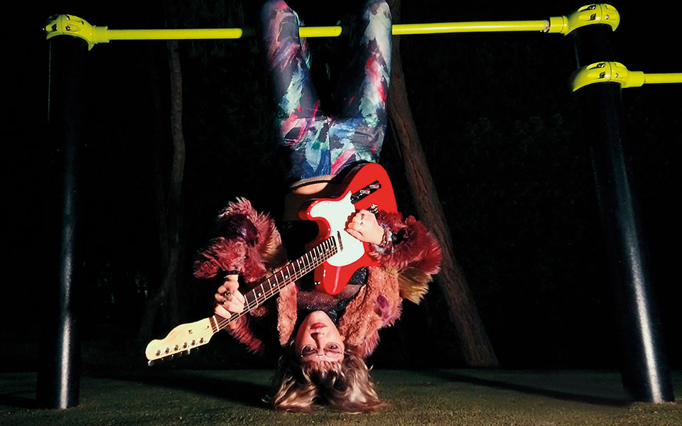 γνωρίστε-τη-δάφνη-λάζου-το-κορίτσι-που-561685474