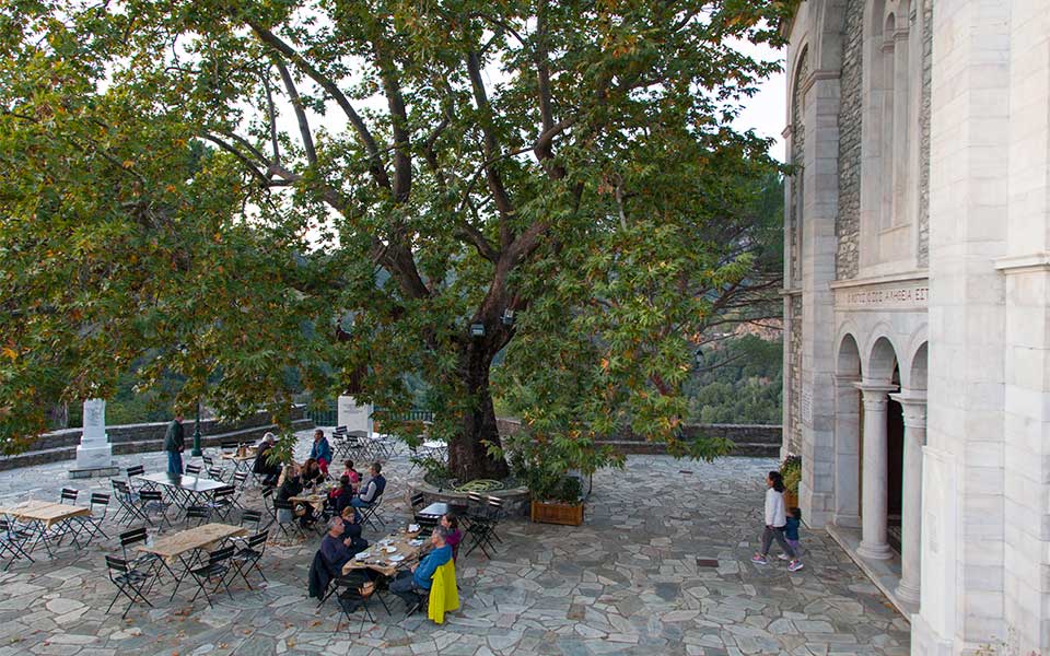 πάρνωνας-τρία-χωριά-για-το-σαββατοκύρ-561662197