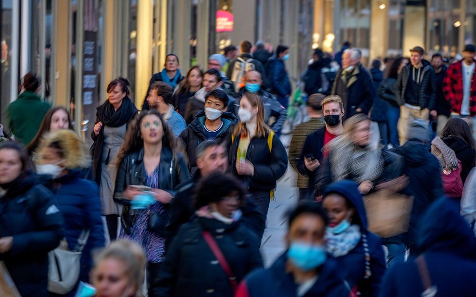 όμηρος-της-όμικρον-ο-πλανήτης-με-15-εκ-561667207