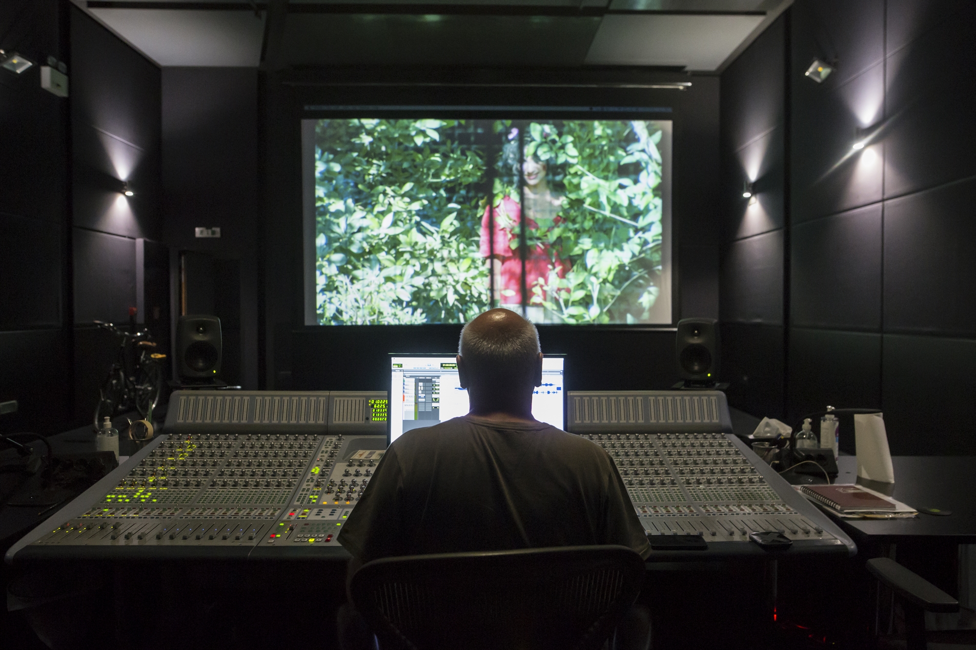 σαν-παλιό-σινεμά-από-το-μέλλον-561682009