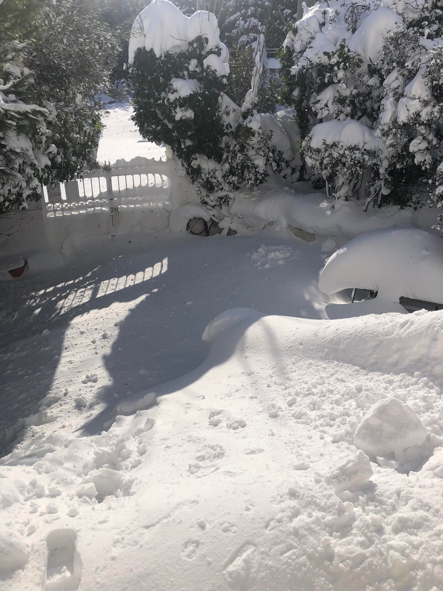 «Η κατάσταση είναι ακόμα δύσκολη»: Μαρτυρίες κατοίκων από 5 δήμους-3