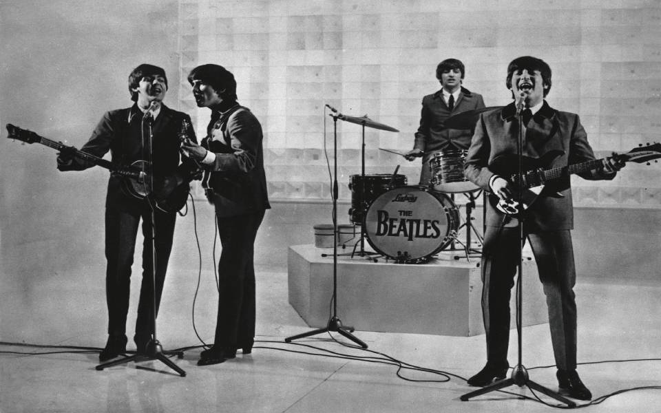 the-beatles-ο-τζούλιαν-λένον-πουλάει-αναμνηστι-561687301