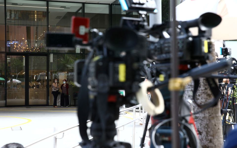 βραζιλία-στο-νοσοκομείο-ο-μπολσονάρο-561654196