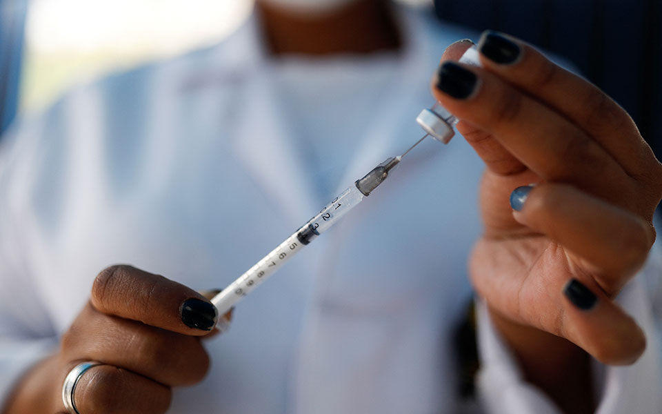 κορωνοϊός-βραζιλία-ξεκίνησε-ο-εμβο-561669823