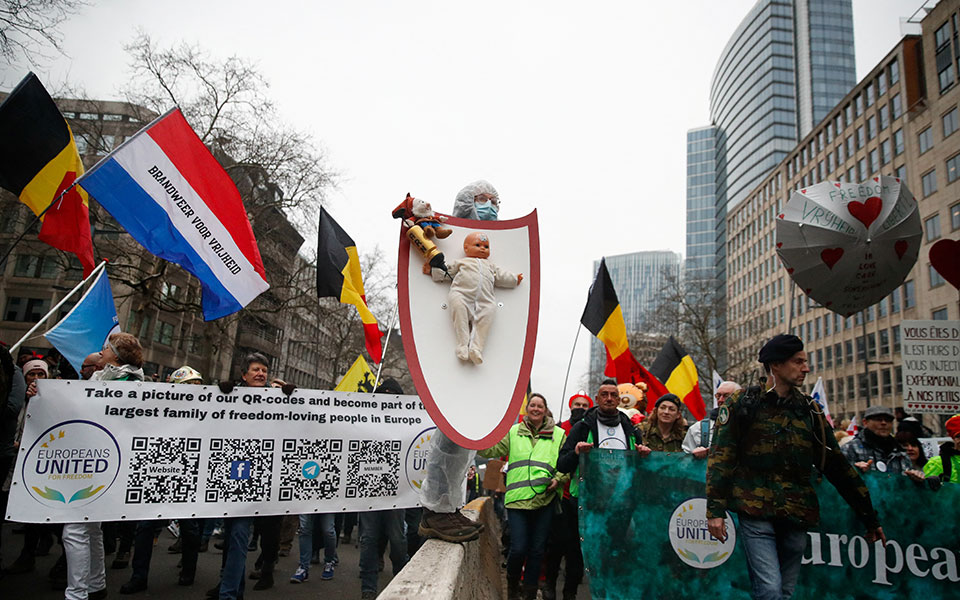 Βέλγιο: Επεισόδια σε διαδήλωση κατά των μέτρων για την πανδημία-3