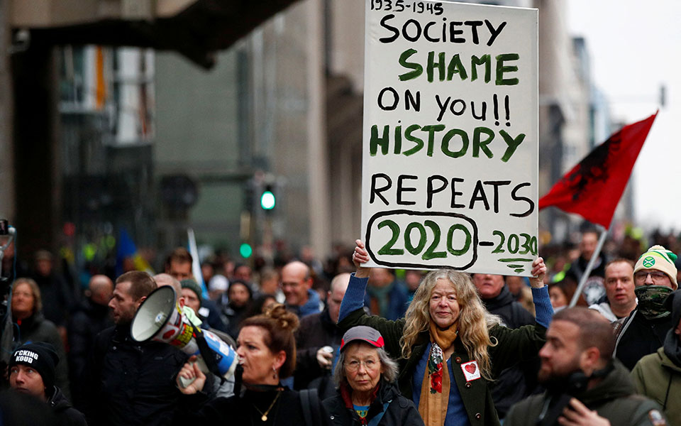 Βέλγιο: Επεισόδια σε διαδήλωση κατά των μέτρων για την πανδημία-1