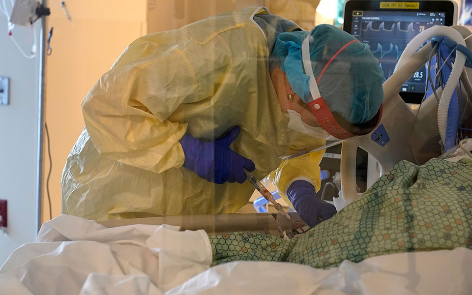 Κορωνοϊός: 27.766 νέα κρούσματα, 85 θάνατοι, 654 διασωληνωμένοι-1