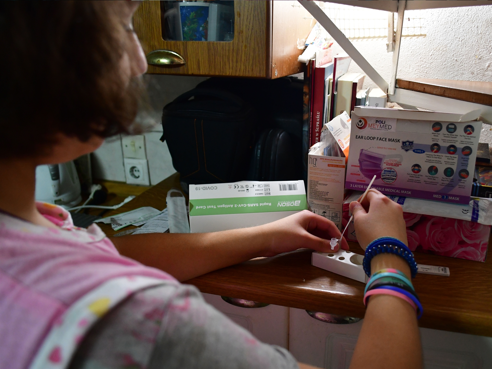 κορωνοϊός-η-μετάδοση-σε-σχολεία-γραφε-561681406