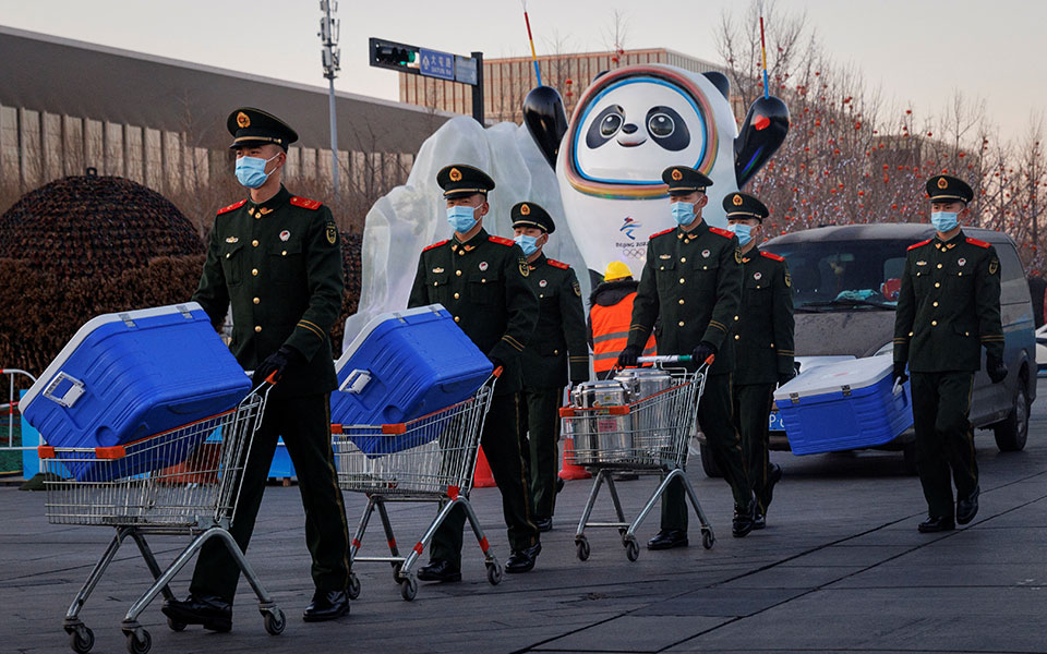 η-κίνα-αναζητά-στρατηγική-για-την-όμικ-561672613