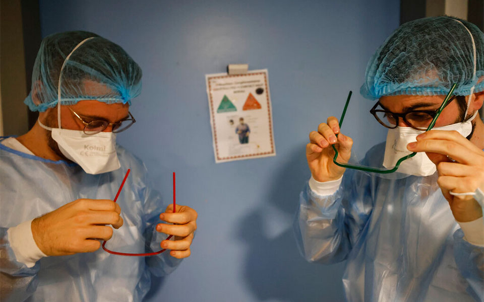 κορωνοϊός-18-869-κρούσματα-81-θάνατοι-688-διασω-561678373