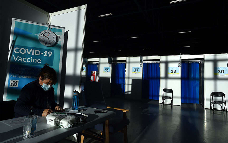 κορωνοϊός-ένα-βήμα-πριν-από-την-κανονι-561681055