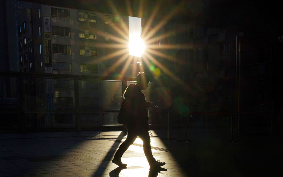 κορωνοϊός-σημαντική-επιβράδυνση-στη-561679570