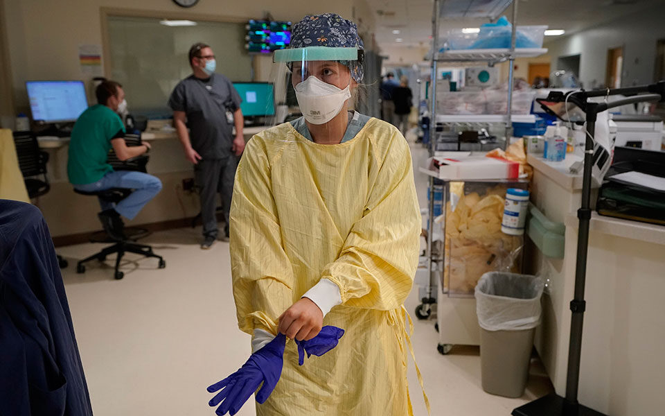 η-επέλαση-της-όμικρον-γεννά-ανησυχία-γ-561662566