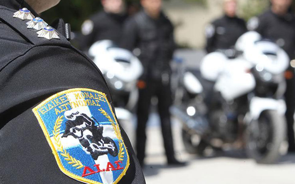 κορωνοϊός-στον-κλοιό-της-όμικρον-η-ε-561656869