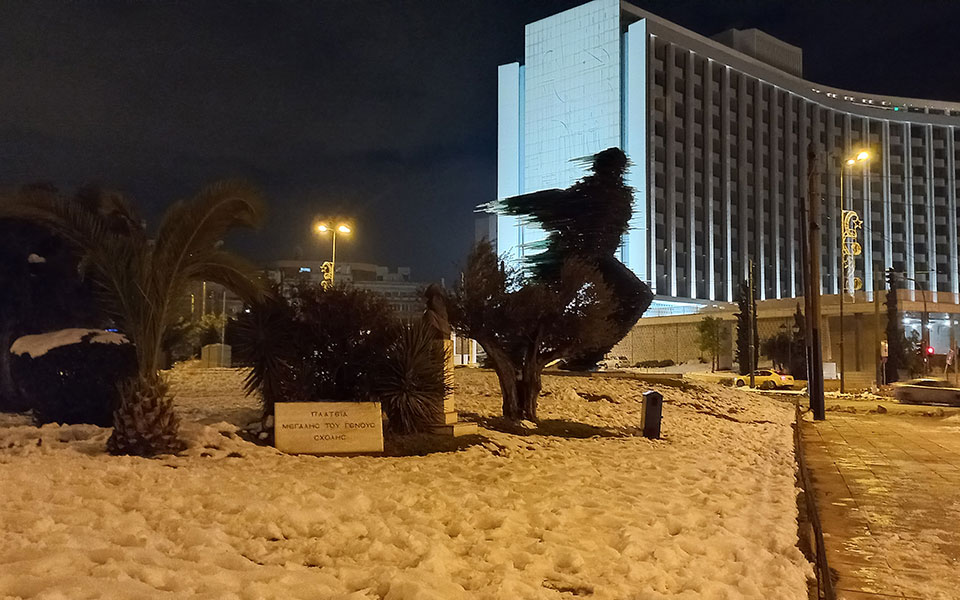 «Η κατάσταση είναι ακόμα δύσκολη»: Μαρτυρίες κατοίκων από 5 δήμους-16