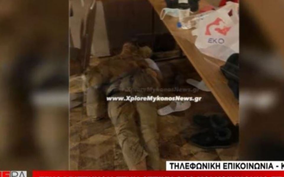 Οι απεγκλωβισμένοι της Αττικής Οδού συνωστισμένοι στον Προαστιακό (φωτογραφία)-1