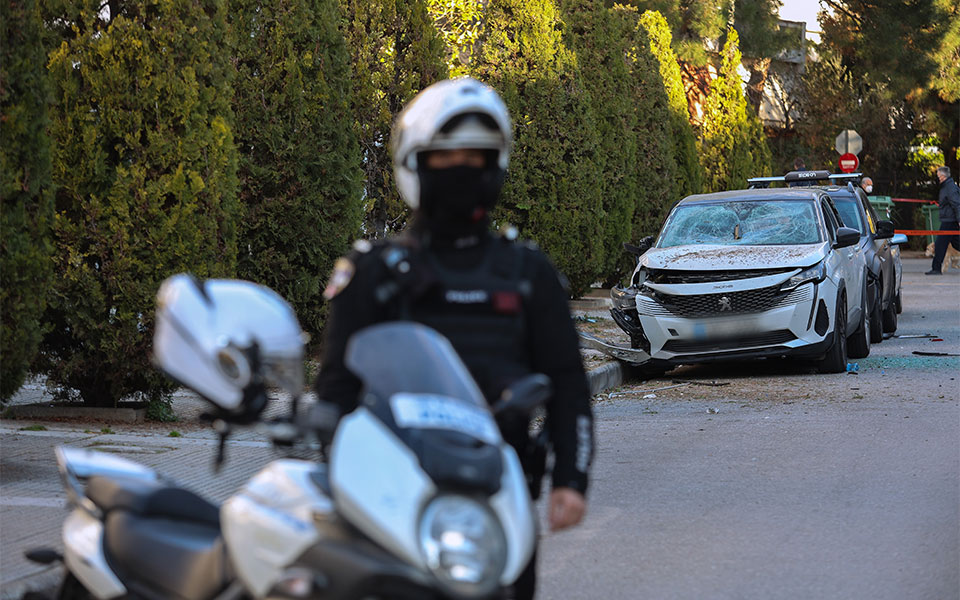Έκρηξη στη Γλυφάδα: Στο τμήμα Εκβιαστών η έρευνα-2