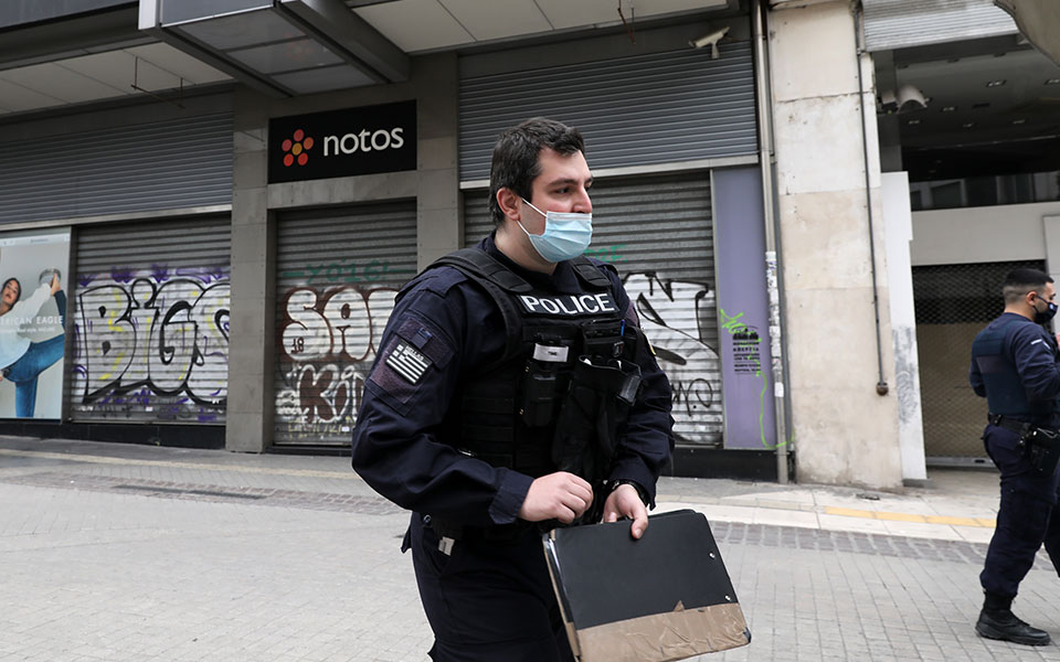 ελ-ασ-53-659-έλεγχοι-την-τετάρτη-εξι-συλλή-561667708