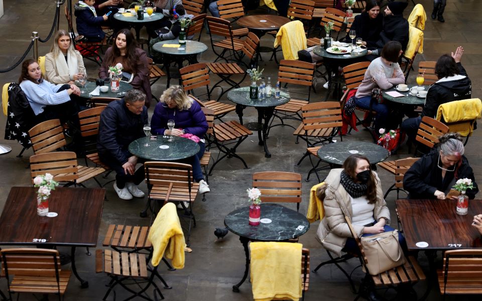 κορωνοϊός-αγγλία-νέο-ρεκόρ-κρουσμά-561653374