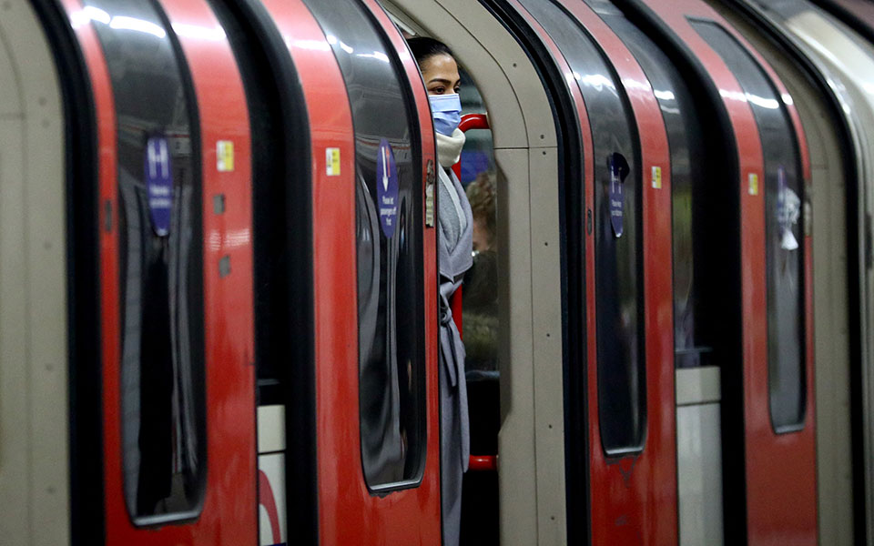 κορωνοϊός-αγγλία-σε-πέντε-ημέρες-με-561667870