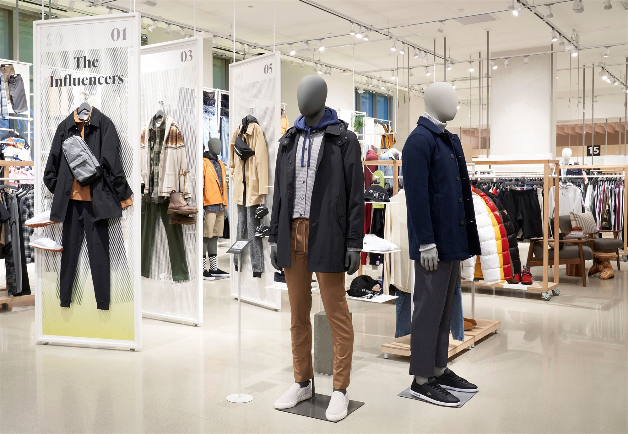 η-amazon-ανοίγει-το-πρώτο-high-tech-κατάστημα-ρούχω-561679306