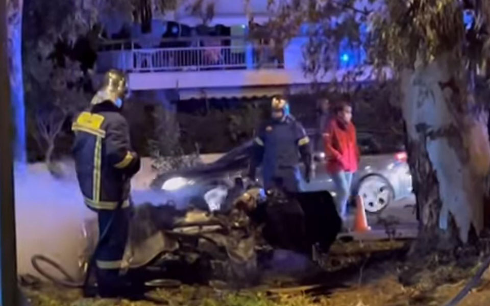 βούλα-τροχαίο-δυστύχημα-με-ferrari-νεκρός-561668188