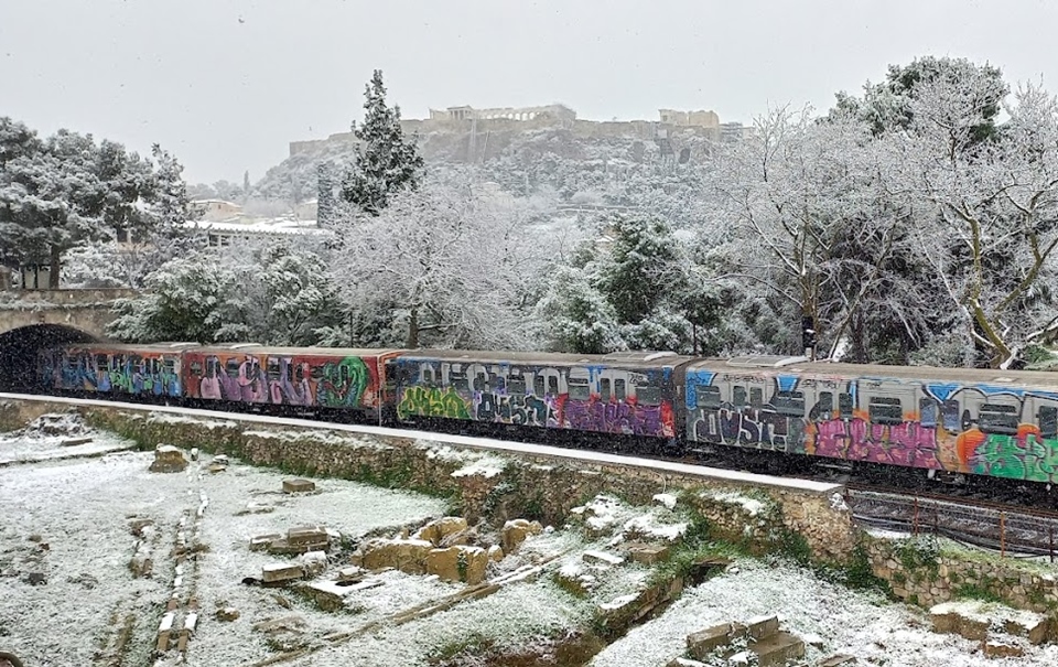 γραμμή-1-κυκλοφορία-συρμών-στο-τμήμα-πε-561685876