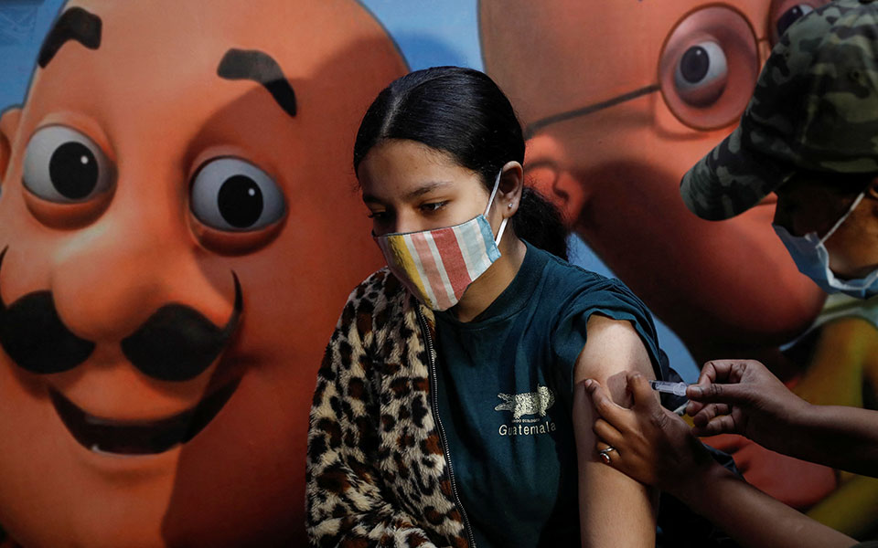 ινδία-πάνω-από-37-000-κρούσματα-ο-υψηλότε-561655252