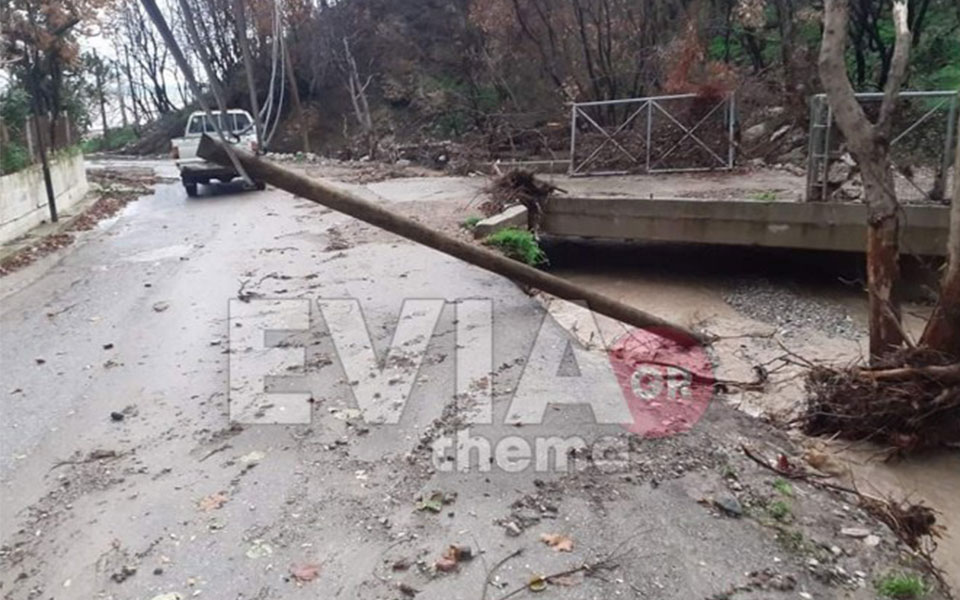 βόρεια-εύβοια-μεγάλη-κατολίσθηση-στο-561665662