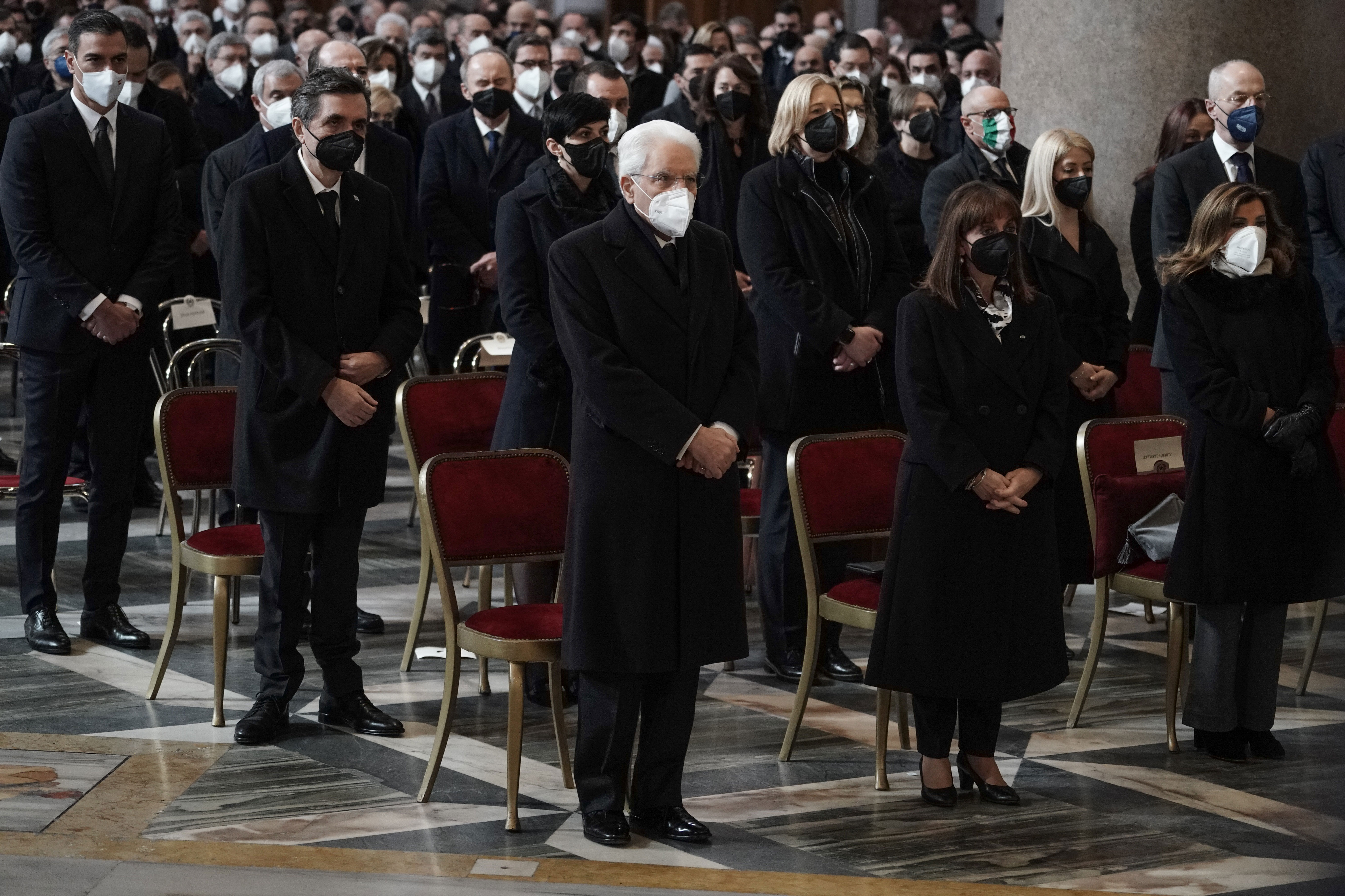 Κατερίνα Σακελλαροπούλου για Ντ. Σασόλι: «Με βαθύτατη θλίψη αποχαιρετώ έναν φίλο της Ελλάδας» (εικόνες)-3