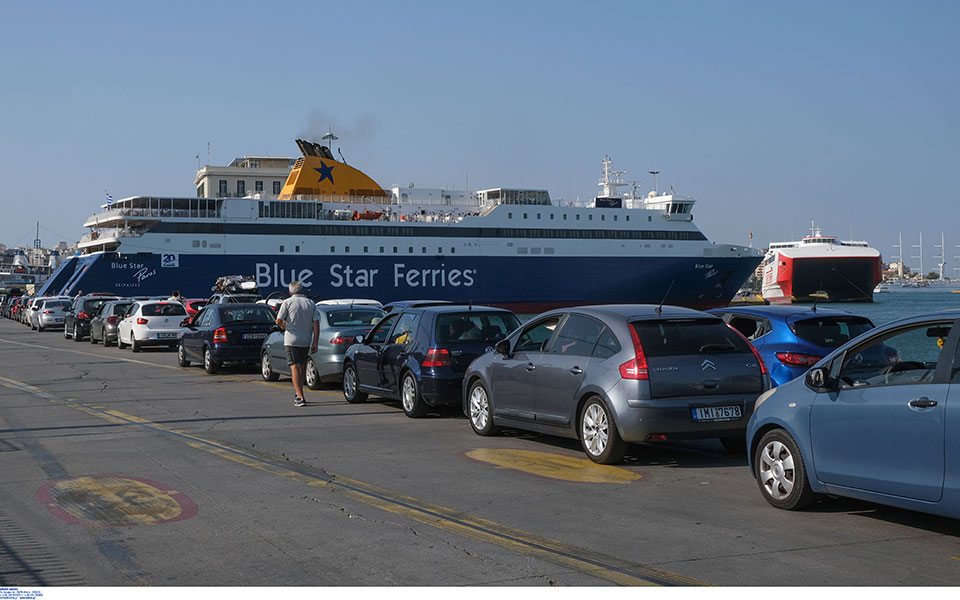 κανονικά-διεξάγονται-τα-δρομολόγια-τ-561669028