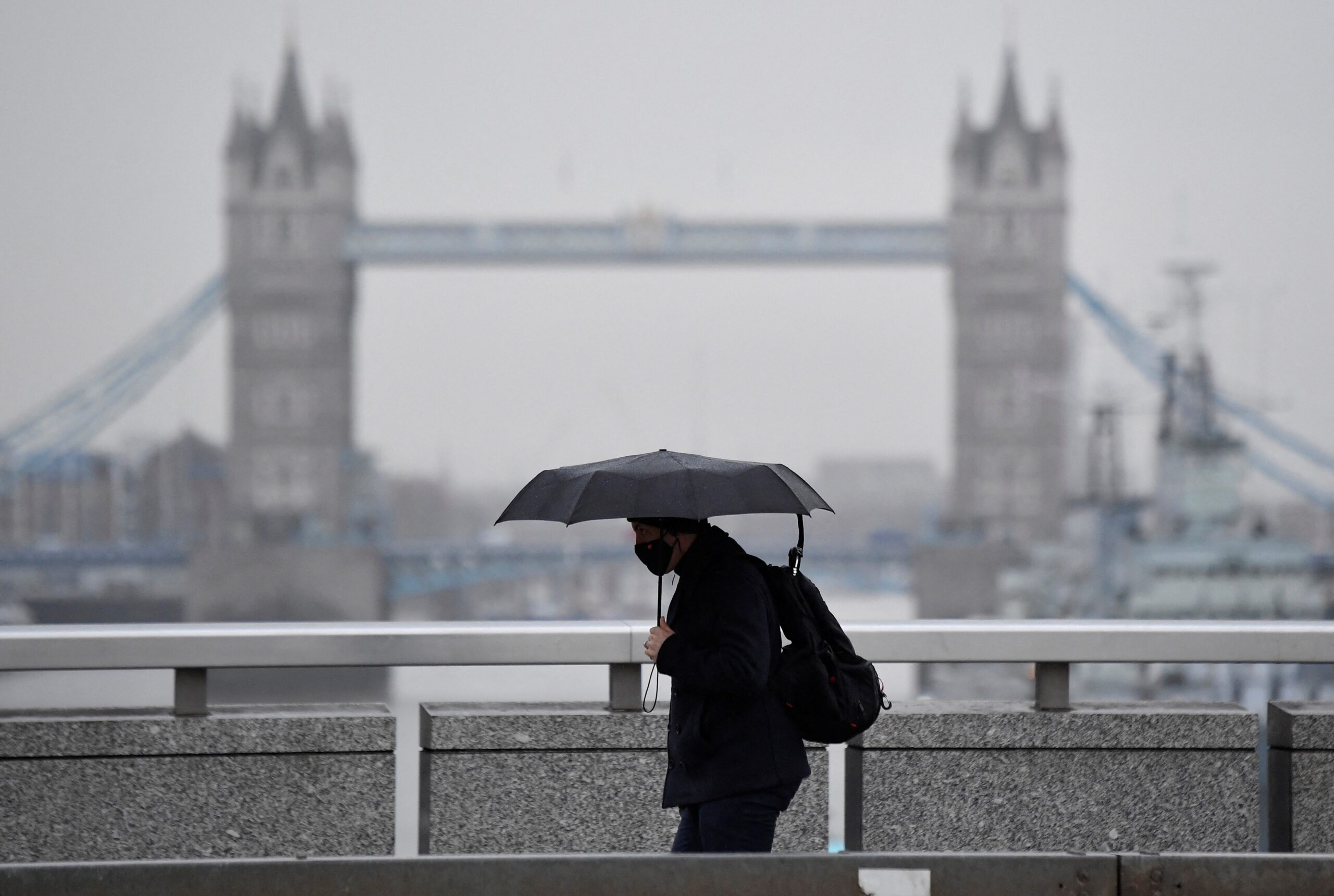 κορωνοϊός-βρετανία-πάνω-από-200-000-κρούσ-561656044