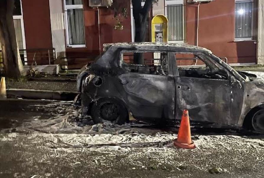 θεσσαλονίκη-μολότοφ-στο-δημαρχείο-θε-561675850