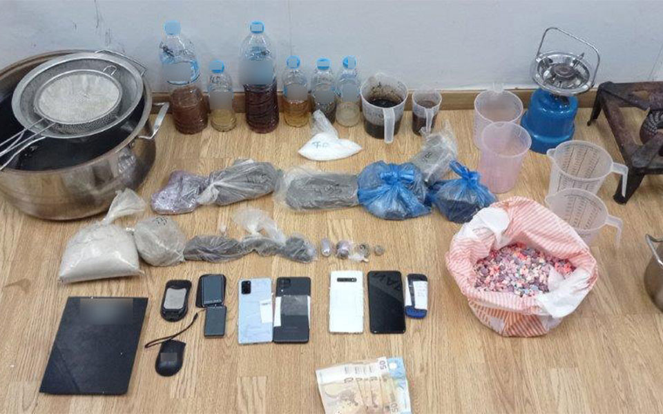 breaking-bad-στην-κυψέλη-εντοπίστηκε-εργαστ-561674608